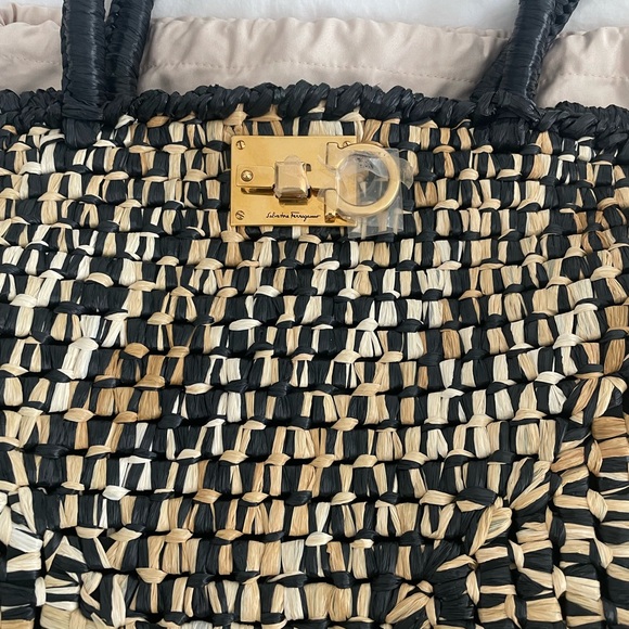 Ferragamo Raffia Studio Box XL - Picture 3 of 5